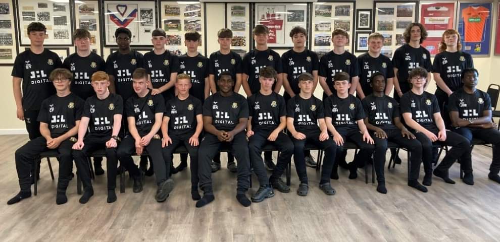 VIVA LA FRANCE! 🇫🇷 Our U15's are setting off for the South of France for a 2 game tour at Argelès-sur-Mer near Perpignan taking in a <a href="/DragonsOfficiel/">Dragons Catalans</a> game. They're also sea kayaking &amp; white water rafting.
Special thanks go to our supporters. See in full at
m.facebook.com/story.php?stor…