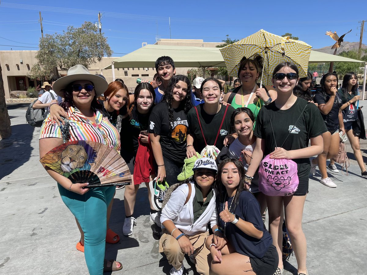 Slider_Middle's tweet photo. Our #StallionsUnited scholars enjoying some bonding time at the @elpasozoo #TeamSISD @Bee_SanchezArt @MsJaimie_ @Blanco_WDSMS Thank you to our parent volunteers for coming out to help. #StallionsLeadTheWay https://t.co/NVeyW9Ymix
