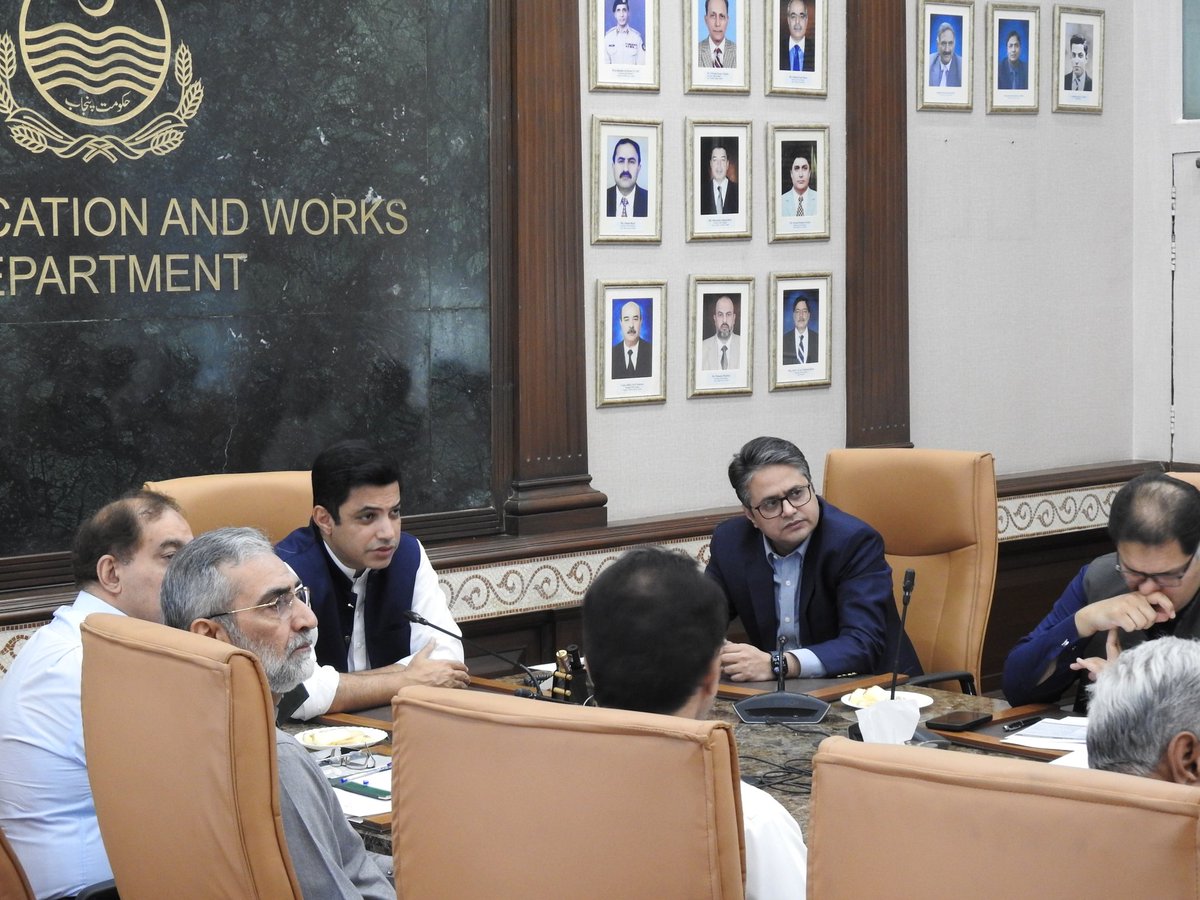 cwdpunjab's tweet photo. Secretary C&amp;W presided a review meeting on EFOAS,Pension cases Departmental Promotions&amp; repair of residences of deceased civil servants. He instructed to ensure immediate implementation of EFOS in letter&amp; spirit&amp; disposal of all pending cases of promotions &amp; pension within 15days https://t.co/aOtwIHdga7
