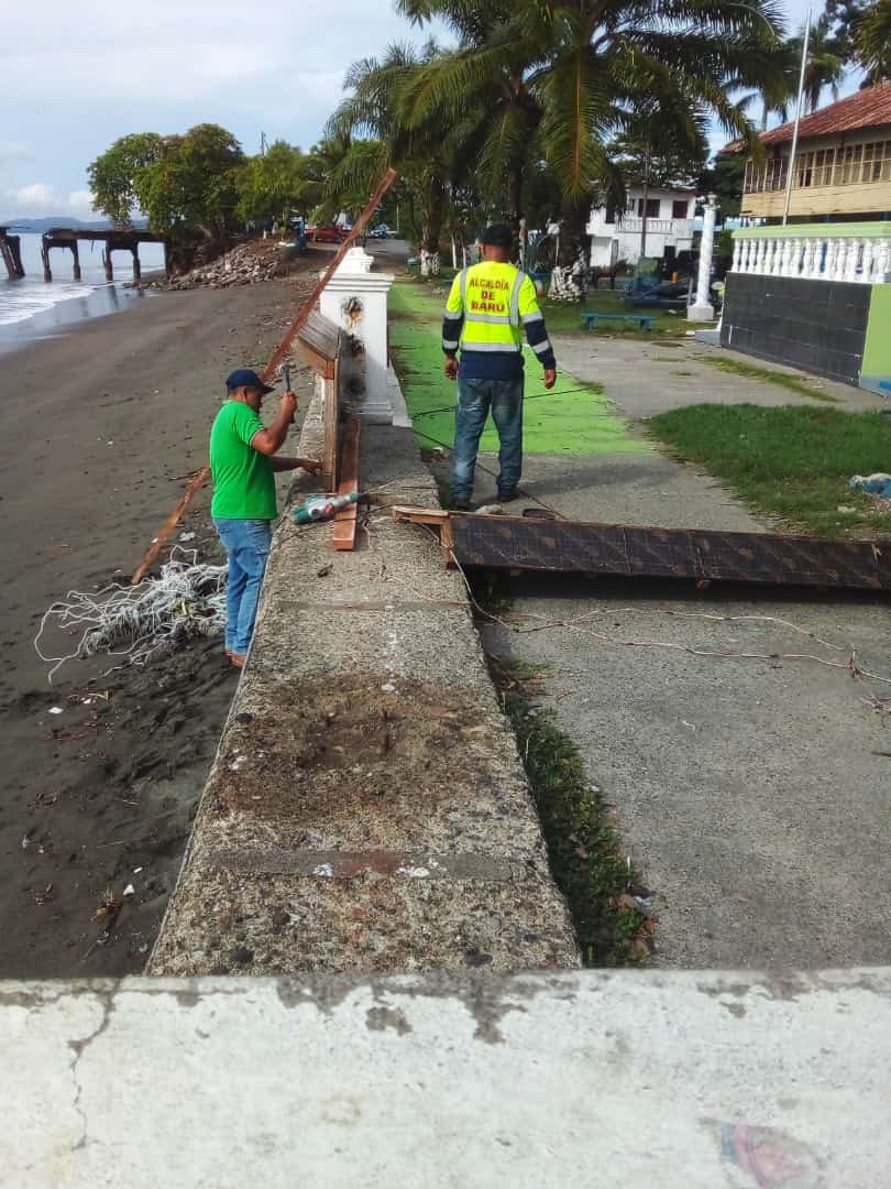 AlcaldiadeBaru's tweet photo. Seguimos avanzando con la remodelación del antiguo malecón de Puerto Armuelles, buscamos posicionar al distrito de Barú como una región turística de Chiriquí, nuestro equipo de trabajo arduamente efectúan el objetivo. https://t.co/QmOQ38NNwX