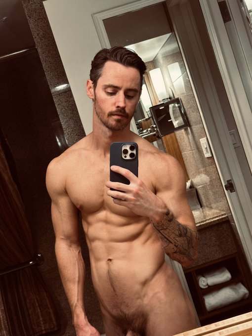 Don&rsquo;t worry guys. I&rsquo;m a professional. 😎 https://t.co/fgynKUdESj