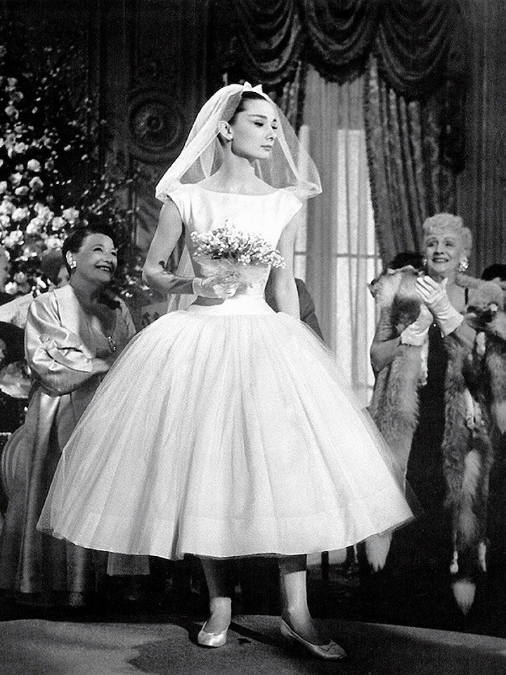 dialdfordakota's tweet photo. audrey hepburn wearing givenchy in funny face (1957) https://t.co/yxSOfymbUC