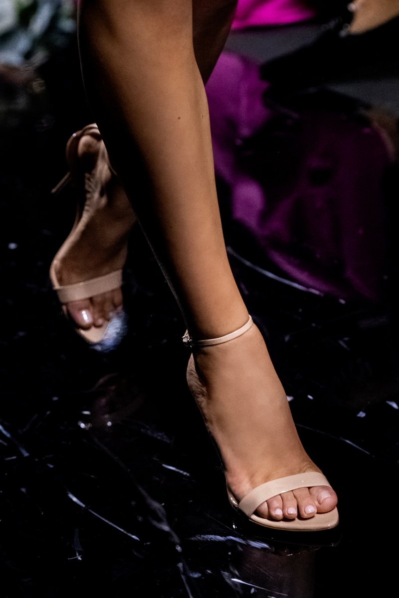 CesareCasadei's tweet photo. For the occasion, we chose the Scarlet sandal, with its versatile glossy effect paint, ankle strap, delicate transparent details on the heel and a thin stiletto heel.
#Casadei #Casadeiworld #CannesFilmFestival #Chopard #RedCarpetCollection https://t.co/TkdyHhpYKe