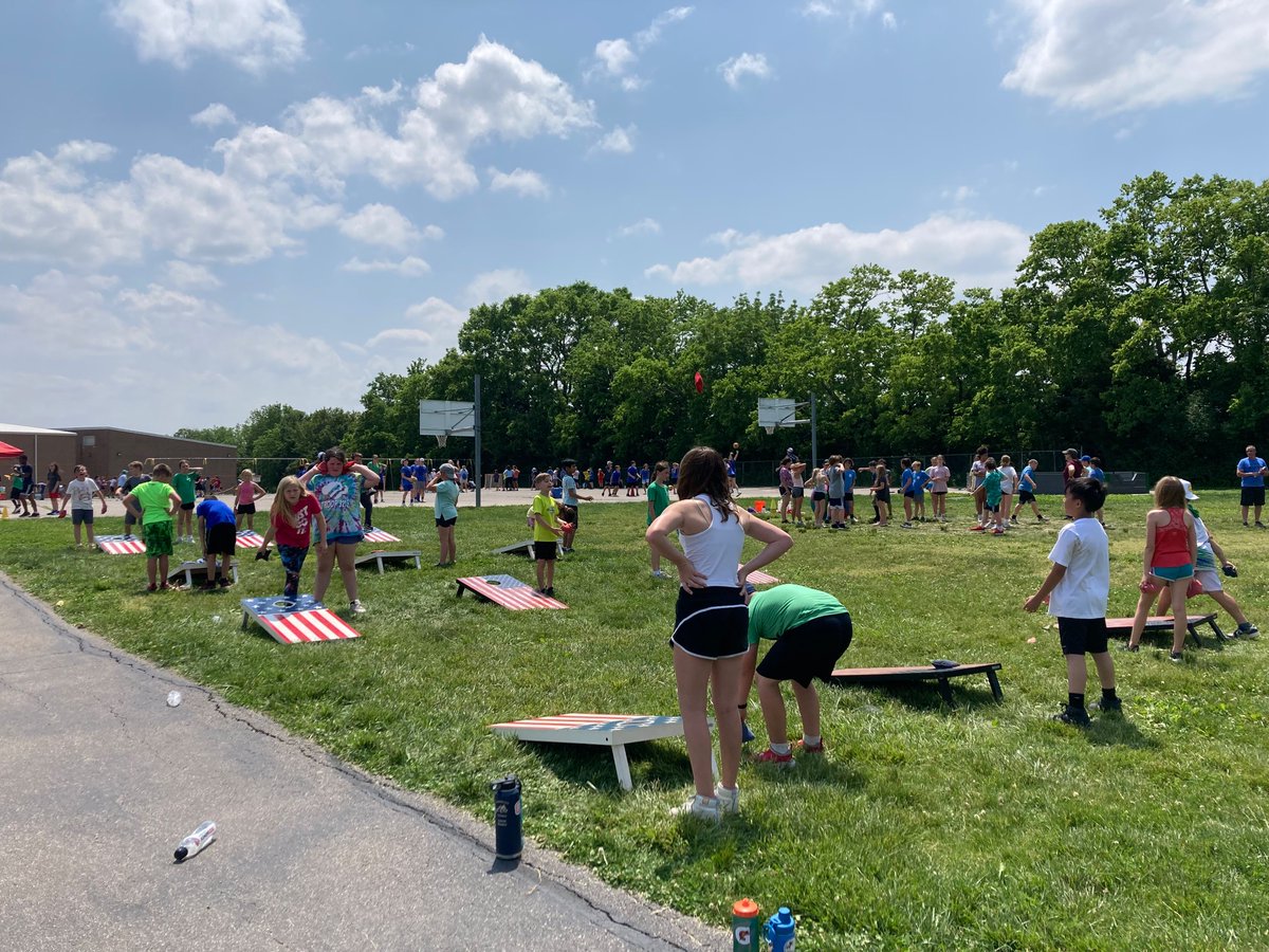 Field Day Fun 2023 at BTE🐾☀️#wolfpuppride #wearewentzville <a href="/ag_stl/">Alan Grantham</a> <a href="/BTEWolfPups/">BTE 🐾 Principal Vahle</a> <a href="/WSDinfo/">Wentzville Schools</a> <a href="/BTEPruemer/">Sarah Pruemer</a> <a href="/TracyFaerber/">Tracy Faerber</a> <a href="/HeikeMcdonnell/">Heike McDonnell</a> <a href="/BTEWolfPups/">BTE 🐾 Principal Vahle</a> <a href="/BTE/">BTE 🏳️‍🌈 🇺🇦</a>PhysEd @bte