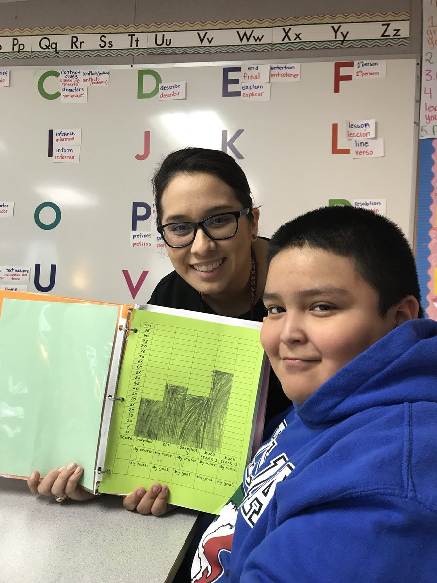 When you bump into one of your former students at Subway. So of course you have to recreate the photo from five years ago! <a href="/BonnerElemHISD/">Bonner ES HISD</a> #onceatigeralwaysatiger #hisd #eso3 #chavezhighschool