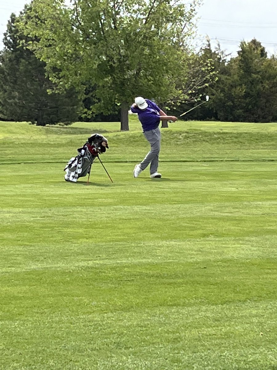 KaraTaylorhd4's tweet photo. Day 2 of state golf.  Wind is much stronger today from the southeast. @HoldregeDusters https://t.co/WMl02EGk8V