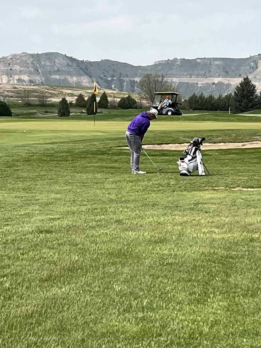 KaraTaylorhd4's tweet photo. Day 2 of state golf.  Wind is much stronger today from the southeast. @HoldregeDusters https://t.co/WMl02EGk8V