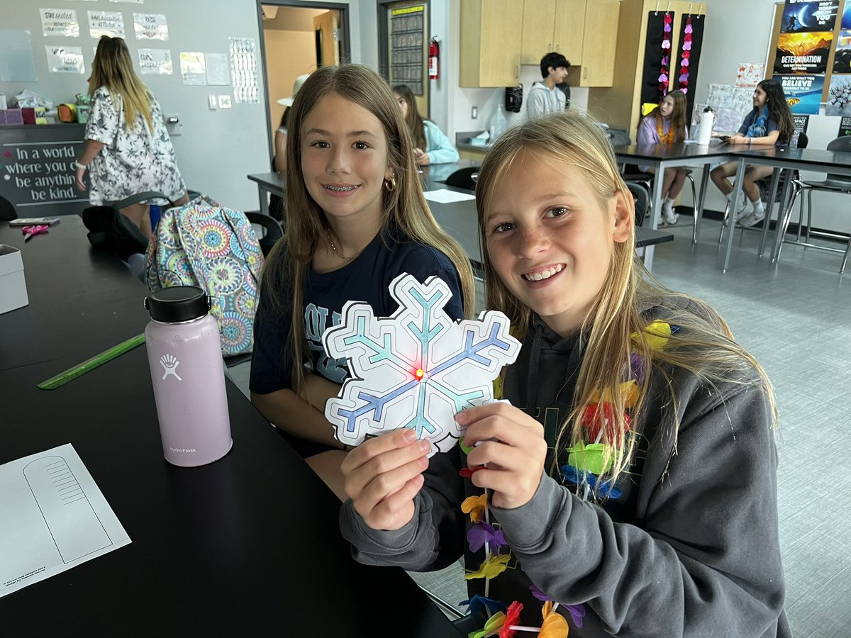 My 7th grade Ss making paper circuits!  Thanks <a href="/BrownDogGadgets/">Brown Dog Gadgets</a> for the free templates! We had so much fun! <a href="/erms_DCSD/">Eversole Run Middle School</a> <a href="/DublinSchools/">Dublin City Schools</a>