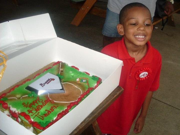 MissTikiBaby's tweet photo. Dear @Braves, I’m beyond sad. As a true Atlanta native and Braves, how could y’all have Outkast night on the day my son graduates high school. We are both sad. His birthdays have always been with the Braves. My daddy took me to the games my whole childhood. https://t.co/XIjptxoAcP