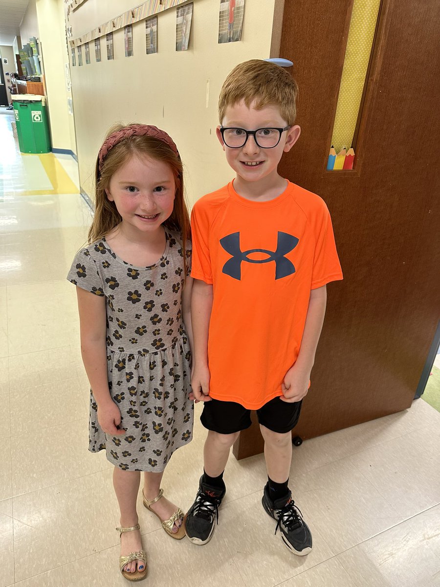 MrsWhiteC6's tweet photo. Kindergarten visited EH! We loved seeing our old teachers and our siblings! https://t.co/CDosM7Cc0d