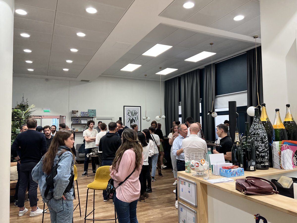 D_n_D's tweet photo. [#Event] L’équipe est au Shopify France Roadshow !

#Shopify #Aircall https://t.co/nvLbCEHxQl