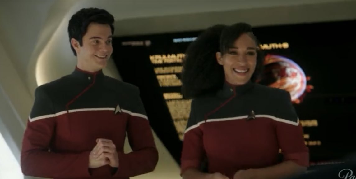 SHUT THE HELL UPPPP LOOK AT THEM! THE BOIMLER STANCE! HER SMILE!!!!! #StarTrek #SNW