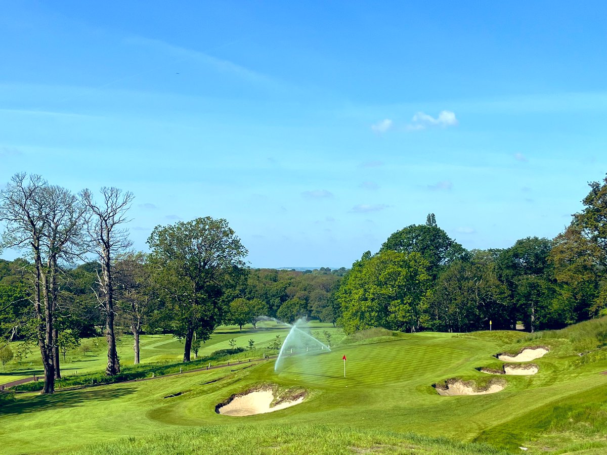 simon_bone's tweet image. Qualibra Wetting agent out💧watered in 💦perfect morning ☀️😎☀️@royalwimbledon