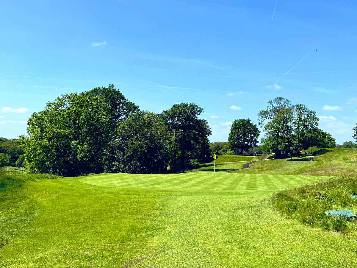 simon_bone's tweet image. Qualibra Wetting agent out💧watered in 💦perfect morning ☀️😎☀️@royalwimbledon