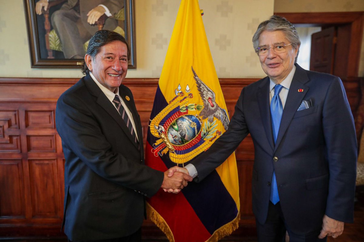 MIT_Ecuador's tweet photo. El presidente @LassoGuillermo designó a @CesarRohon como Ministro de Transporte y Obras Públicas. https://t.co/2hfJipwfkR