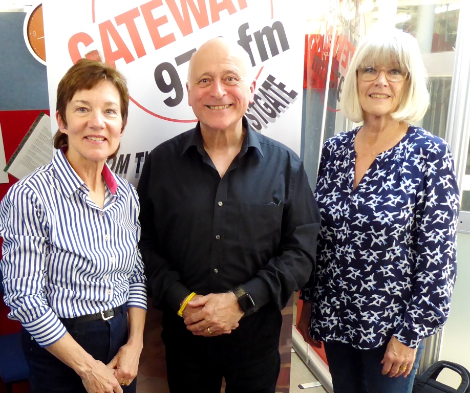 SunriseCalls's tweet photo. Thank you Jacqui, John and Steve @Gateway978! I had a great time on the Good Afternoon show this afternoon. #radio #communityradio #basildon #plotlands https://t.co/8tWdJFPo0u