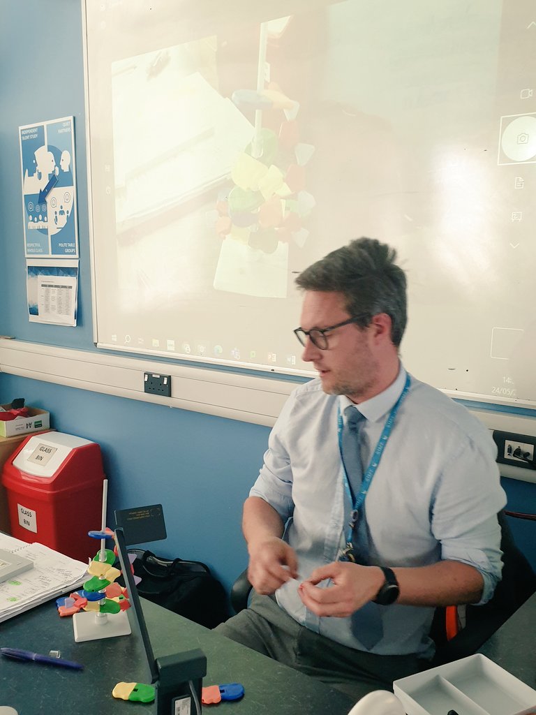 TQEA_Principal's tweet photo. Mr Gibson building DNA with year 7 prior to them extracting DNA from strawberries. Great fun. Great learning. #Curriculum23 #Science #LoveOfLearning https://t.co/nDeukciaC9