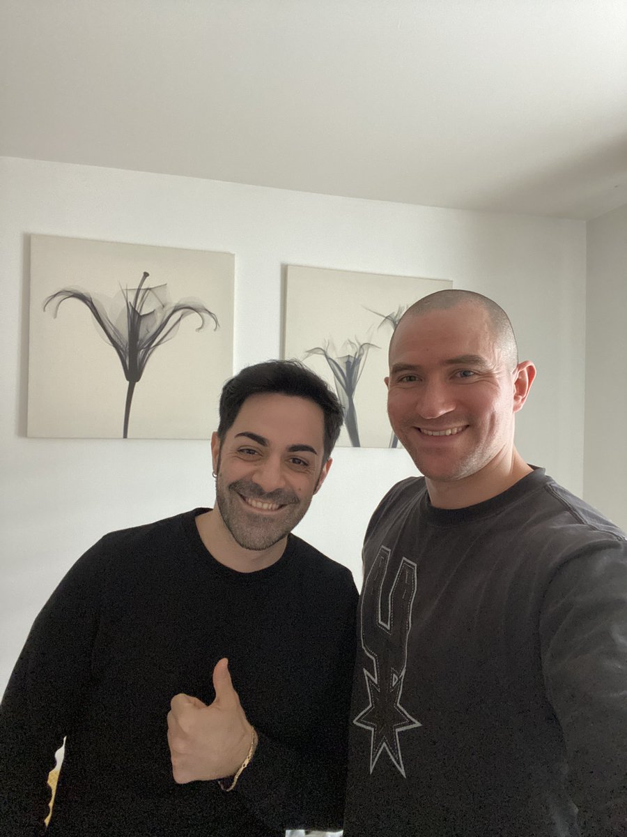 MarkMasseur's tweet photo. Happy customer, smile and sleepy eyes it’s post treatment look 🙃 #glasgow
#glasgowlife
#fitglasgow
#scotland
#aftertraining #legsday #celtic #glasgowcity #markthemasseur https://t.co/E5fS9xgbKY