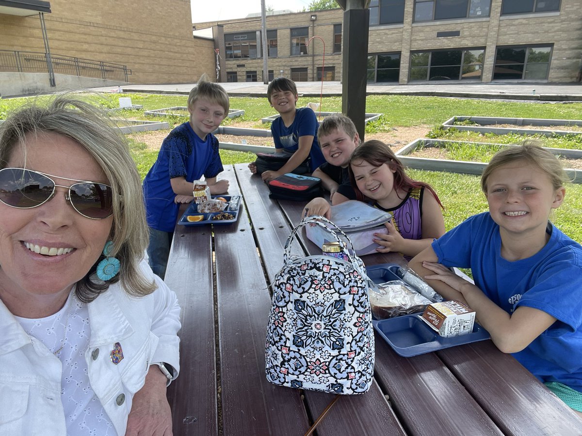 Denise Foley tweet media