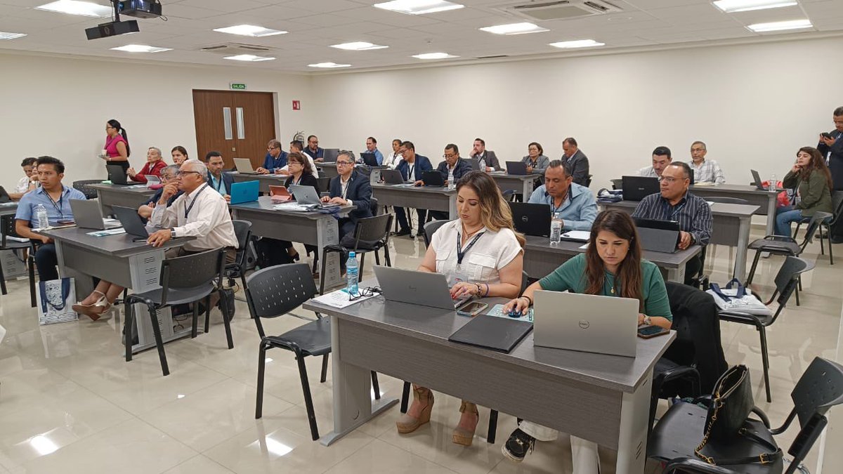 SomosCeneval's tweet photo. Bienvenidos a todos los asistentes a los talleres sobre el uso de resultados de los diferentes exámenes. Estamos convencidos de la importancia de la interpretación de la información que generamos para la toma de decisiones. https://t.co/WhUoIzQjVD