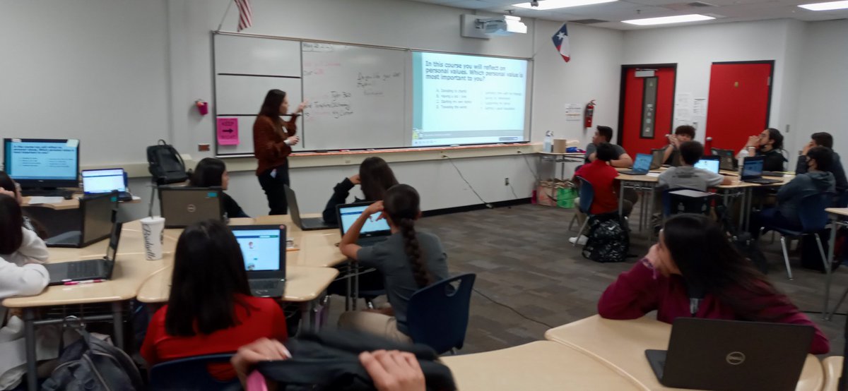 Isabel Q Serrano tweet media