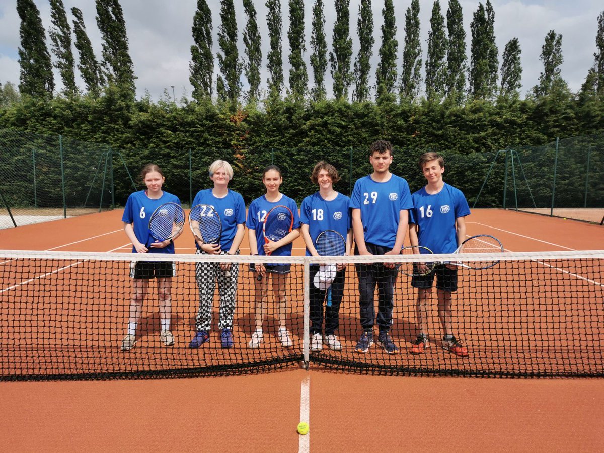 Bilan du Championnat de France de tennis UNSS pour LDV : Classement du championnat Vinci 9ème/12.
Bravo aux élèves et merci à leur professeur de leur avoir permis de vivre cette compétition 🎖🎾 <a href="/DSDEN_43/">DSDEN de Haute-Loire🇫🇷</a> <a href="/acclermont/">Académie de Clermont-Ferrand</a> <a href="/unss/">UNSS_National</a>