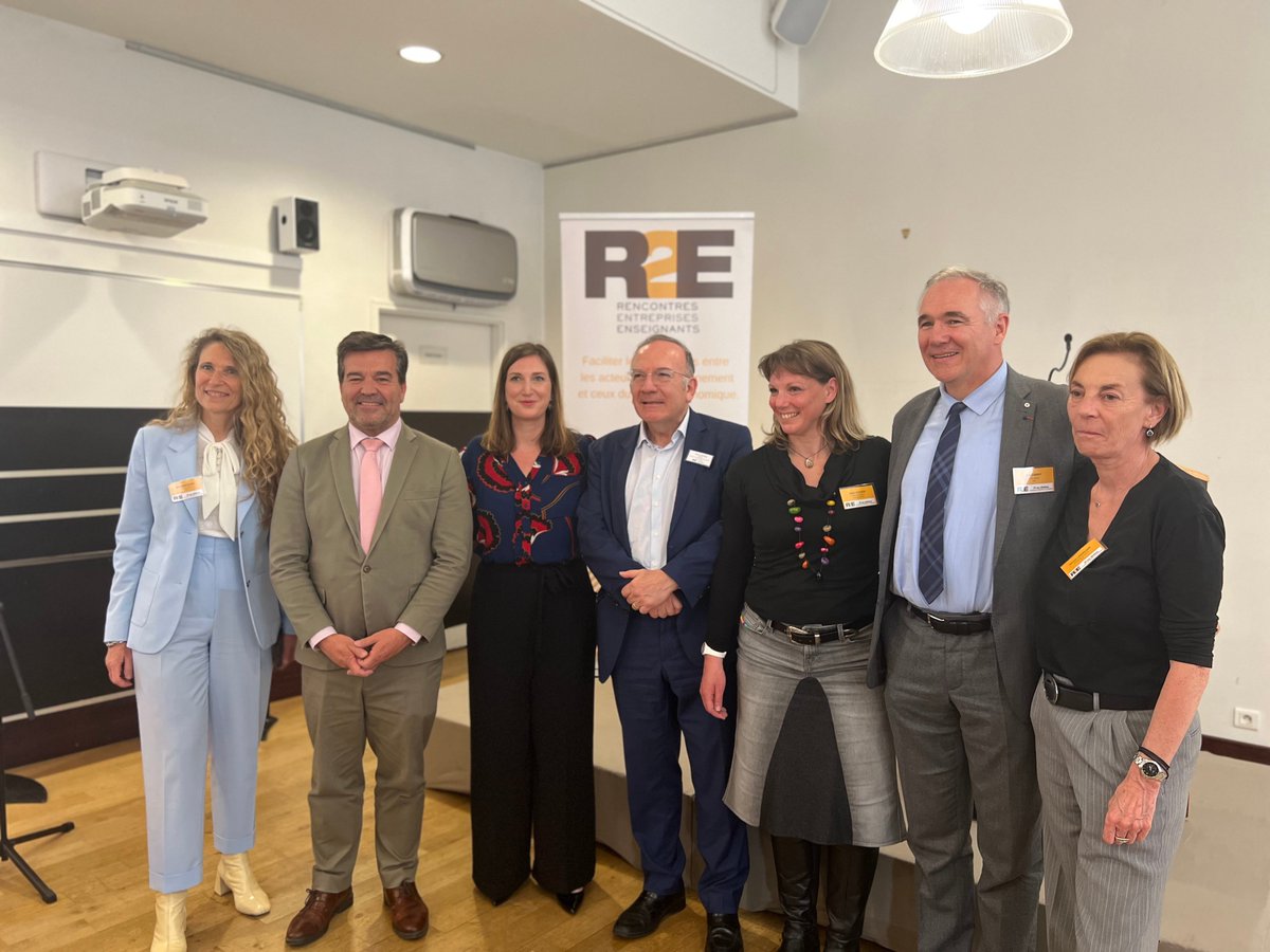 Rencontres Entreprises Enseignants tweet media