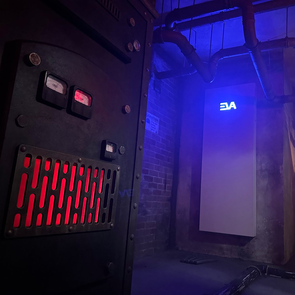 L’EXAMEN - Êtes-vous prêts à passer votre examen final … ? 📝 Mais ici pas de papier ni de stylo, cette épreuve vous emmènera dans les pièces les plus sombres de l’académie pour défier EVA notre intelligence artificielle hors du commun 🤖