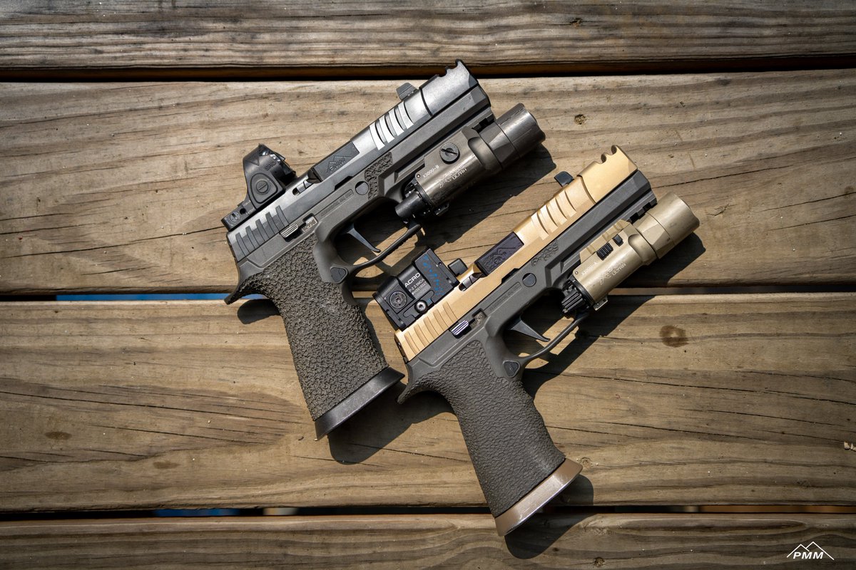 parkerMmachine's tweet photo. Tardigrade in black and fde https://t.co/d2DfdzYMR8