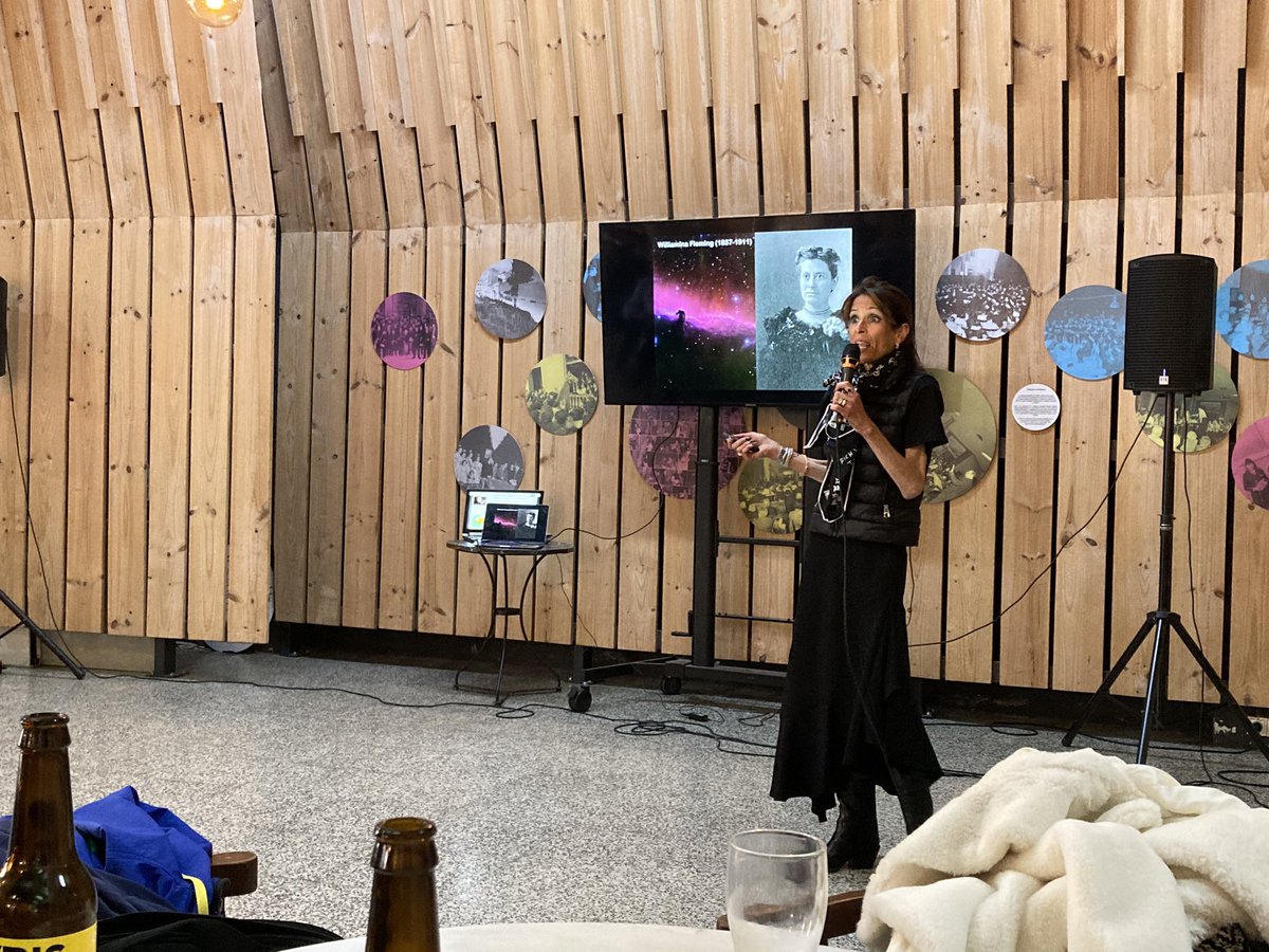 IFICorpuscular's tweet image. ¡Comenzamos la última jornada del festival #PintOfScience con mucha física! 🍻

🗣️ “La cosmo-pizza”, por nuestra investigadora Olga Mena.

#PINT23VAL #PINT23ES