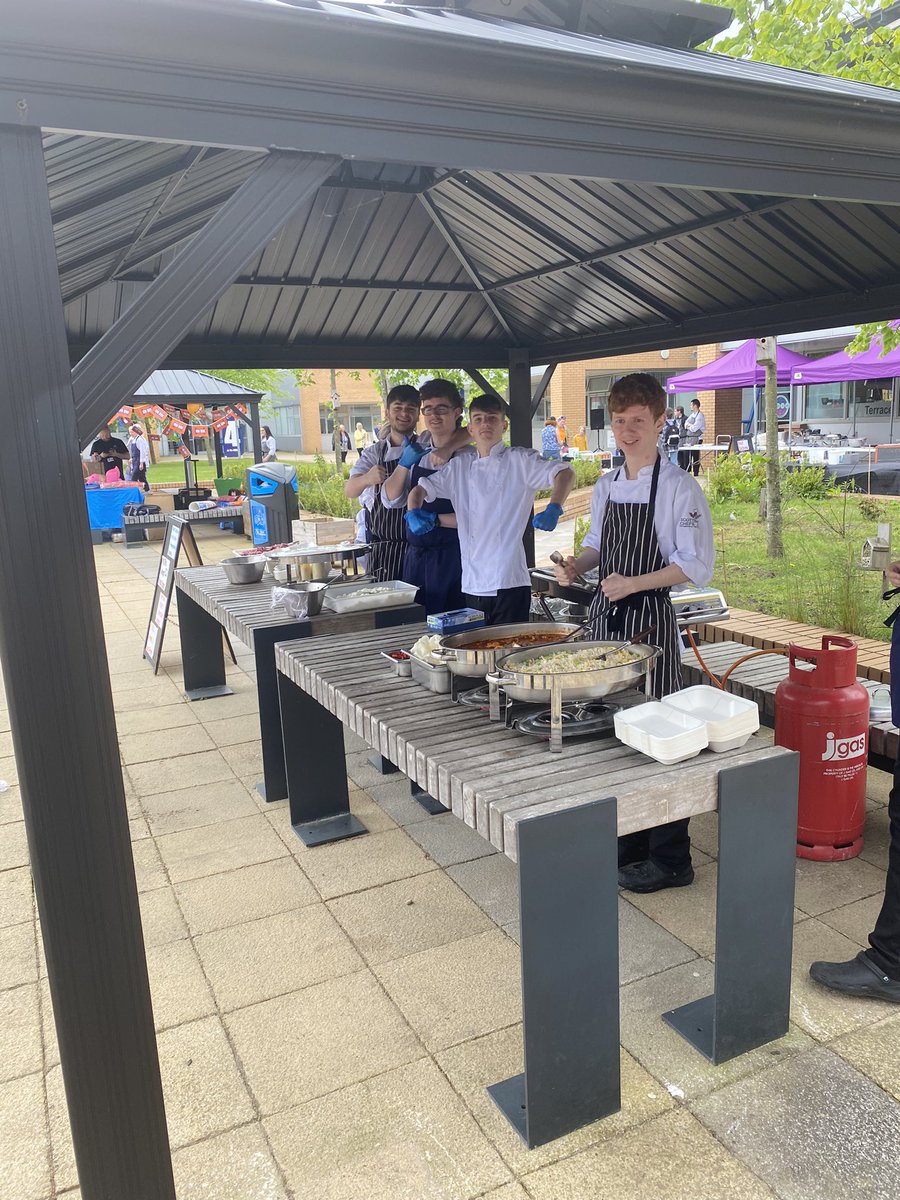 Just want to say a massive thanks to the Irn Bru team for coming to our street food event, and allowing our students the opportunity to create some Irn Bru food products they had a great time doing this. @WestLoCollege
