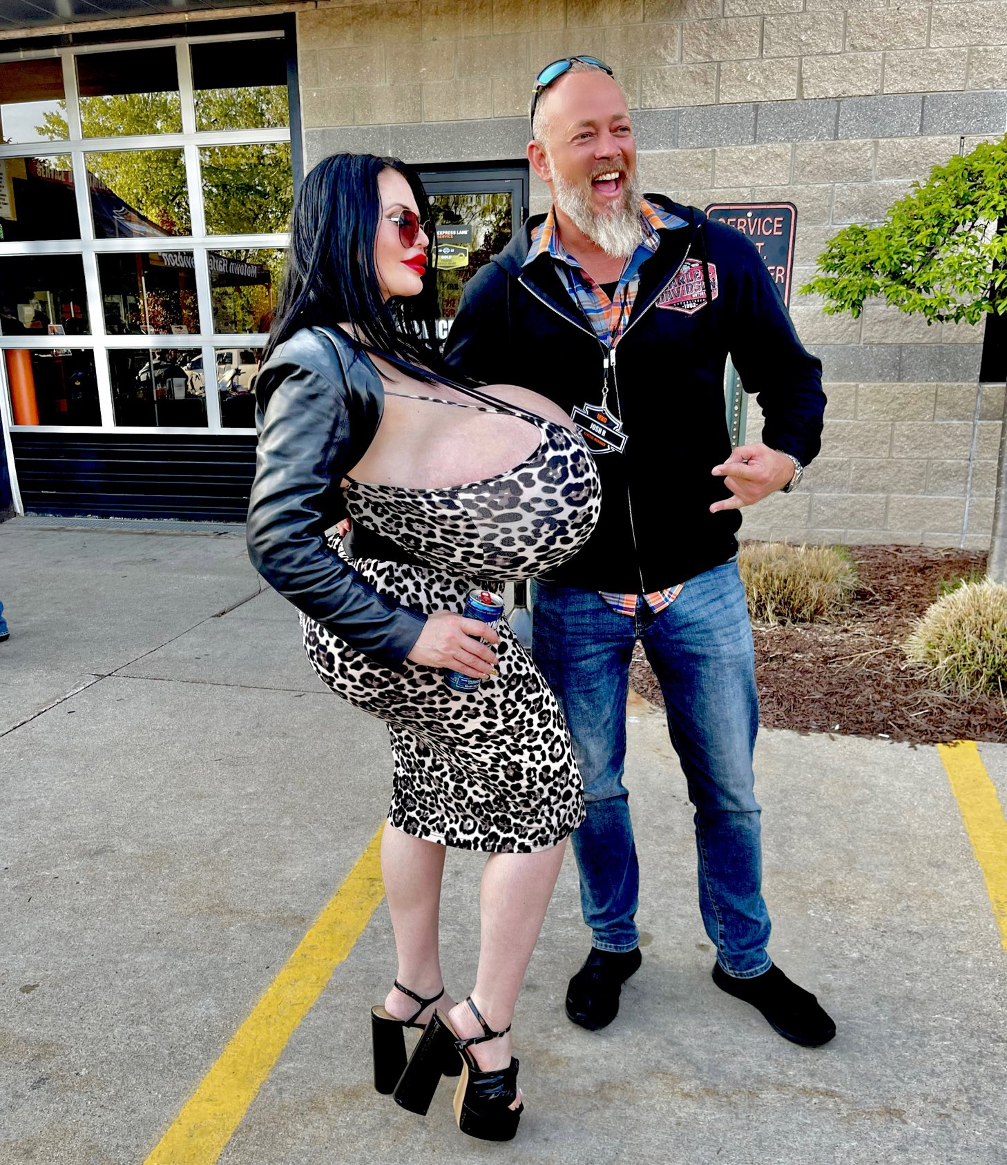 Foxy Menagerie Verre on X: t.coXWX9PGFt1M  X