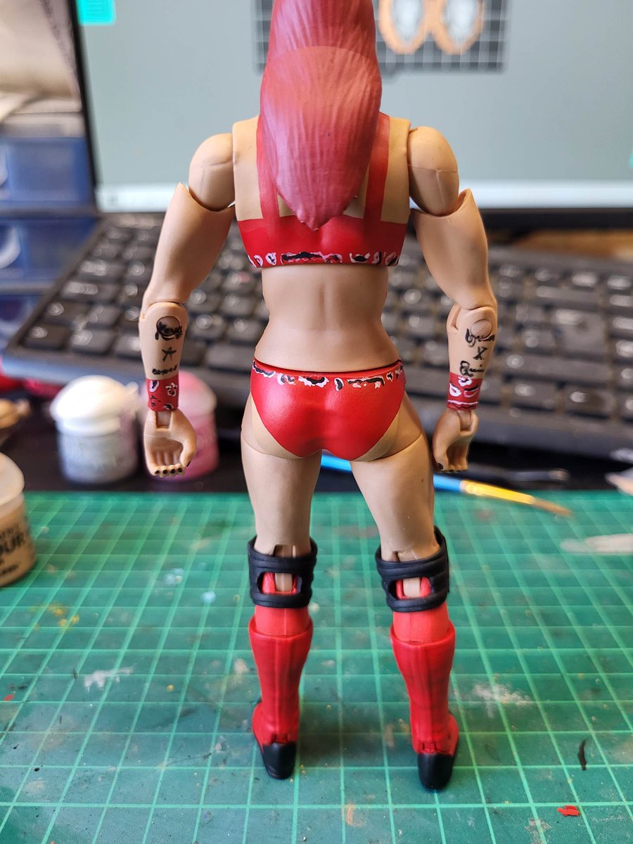 THErealPIEKARA's tweet photo. Finally, a @RealIvelisse custom done right for the Lucha Underground shelf. Made by TSM Customs. #Bow2none https://t.co/FLLupawdO9