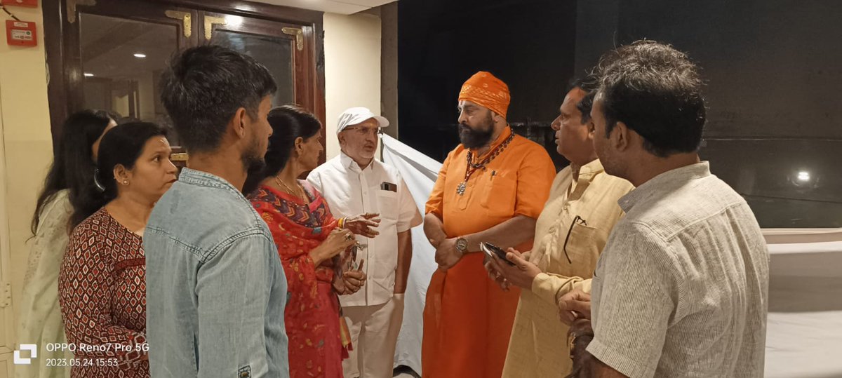 avdesachary's tweet image. सीकर शिवमंदिर सिनेमा हॉल मे मातृशक्ति बहनों को #thekerlastory फिल्म दिखाई फिल्म सनातनी बेटियों को लव जिहाद से बचाने के लिए प्रेरणादायक है यह सत्य घटना पर आधारित फ़िल्म है इस फिल्म को दिखाने में  एमबी ज्वैलर्स के शिवप्रसाद जी सोनी मधु जी सोनी ने योगदान दिया l
🚩जय श्रीमन्नारायण 🚩