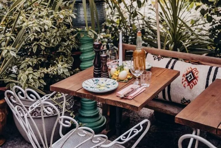 The Best Outdoor Restaurants In London buff.ly/2LnIkL5 #lifestyle #entertainment #nightlife #restaurant #food #london #dinner #drinks #travel #eatingout #diningout