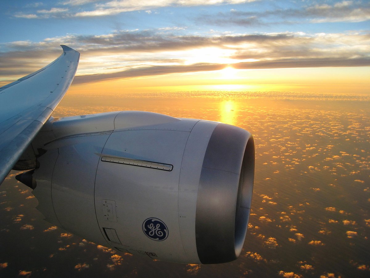 We never tire of this view. 😍

#WingSeatWednesday #GEnxPower #BoldyExplore