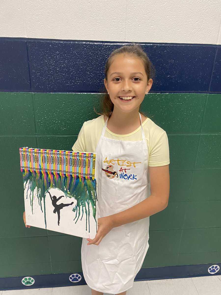 🐺🎨😊 BTE Rock ‘n’ Roll Bingo WINNER got to finish off her special art creation with me today. Look at that smile … it says it all!!!😊🎨🐺

<a href="/BTEWolfPups/">BTE 🐾 Principal Vahle</a> 
#BTESuperstars 
#BTEWolfpups