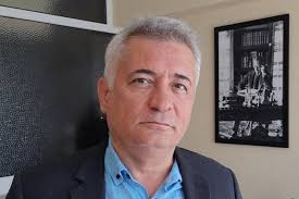 #SonDakika 
Eski İstanbul Organize Suçlar Şube Müdürü Adil Serdar Saçan hayatını kaybetti..
Ailesine,sevenlerine sabır kendisine rahmet dilerim.
#AdilSerdarSaçan