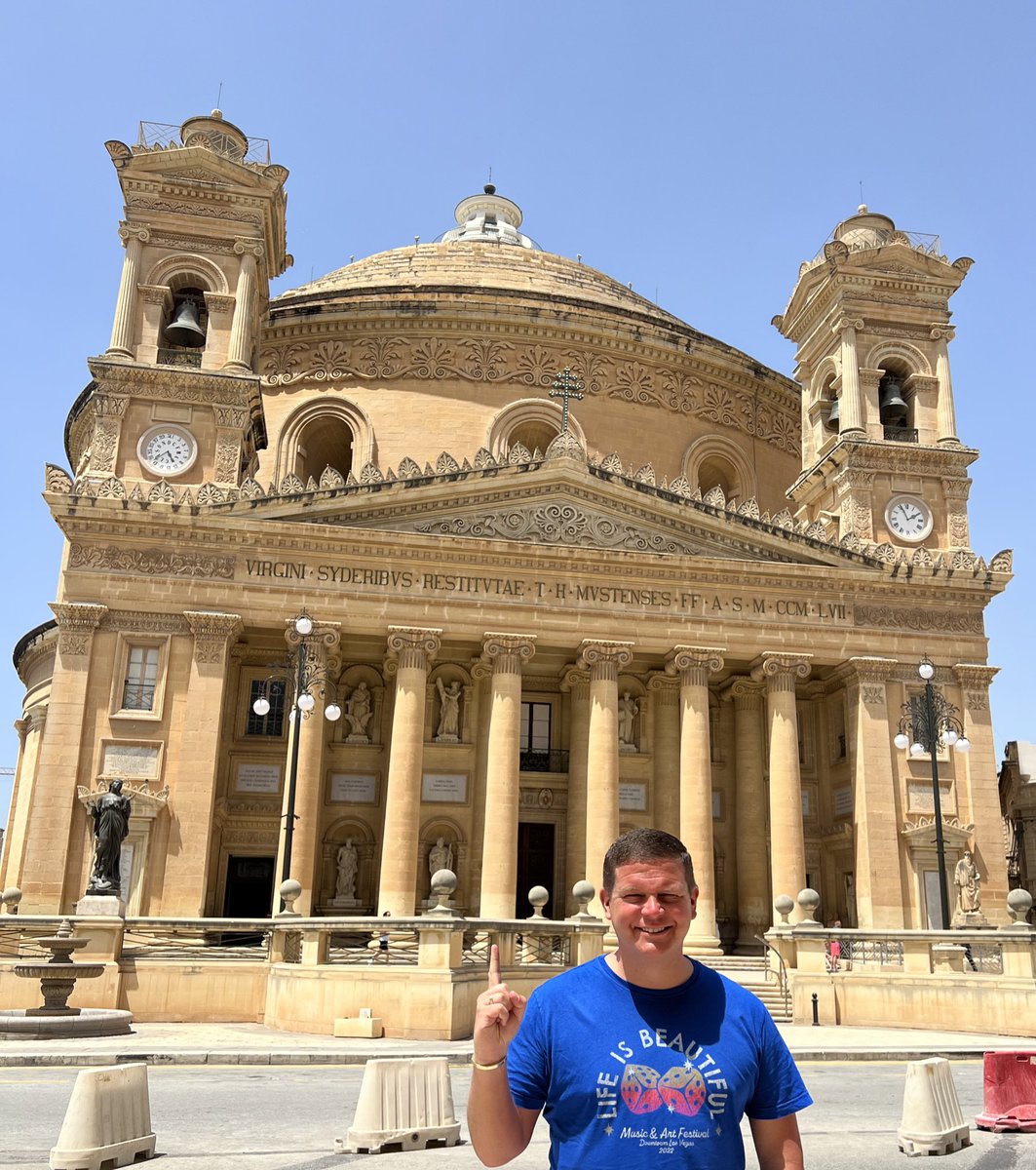 BUSAPAR3's tweet photo. Mosta Rotunda - Basilica in Mosta - The “miracle” church ⛪️ in 1942, pierced the dome and landed on the church floor. The bomb did not explode. No one died and the church was not destroyed #history #church #malta 🇲🇹 #mosta #mostarotunda #traveltheworld #travelphotography https://t.co/LMZgoD0upe