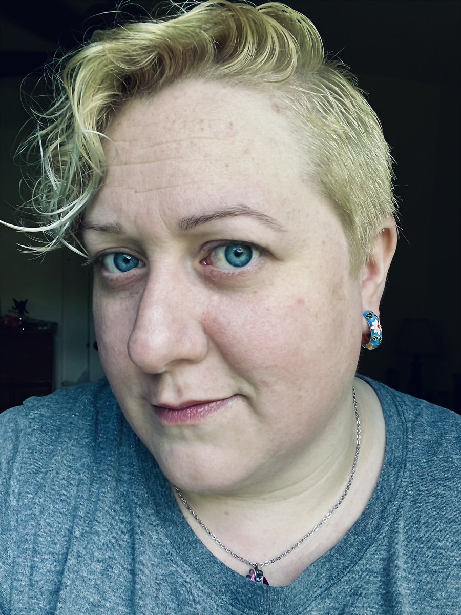 Okay! Final product with the new hair. It’s still wet. But I bleached it a few days ago, let it rest, toned it with silver and left a mask on it for a bit. Also shortened my undercut. My sis helped me with the process cuz I’m trying to save $. #OutlawsForLife