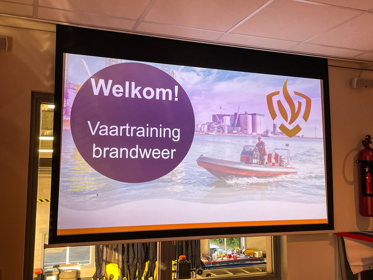 BuremaRon's tweet photo. Vaartraining bij de brandweer: https://t.co/43SmAPMbvS - via @BuremaRon #ribvaren #vaartraining https://t.co/qioQZ73Etk