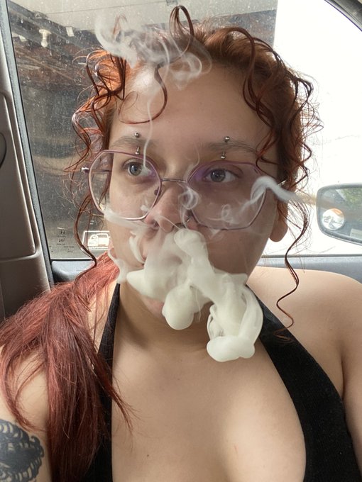 i can&rsquo;t stop watching anti MLM vids lol 😂 Huns are wild   #femmes #stoners #ginger #GingerHair #glassesgirl<a href="/tag/curlyhair"class="tags"><span>#curlyhair</span></a><a href="/tag/latina"class="tags"><span>#latina</span></a><a href="/tag/ginger"class="tags"><span>#ginger</span></a><a href="/tag/joint"class="tags"><span>#joint</span></a><a href="/tag/gingerhair"class="tags"><span>#gingerhair</span></a>