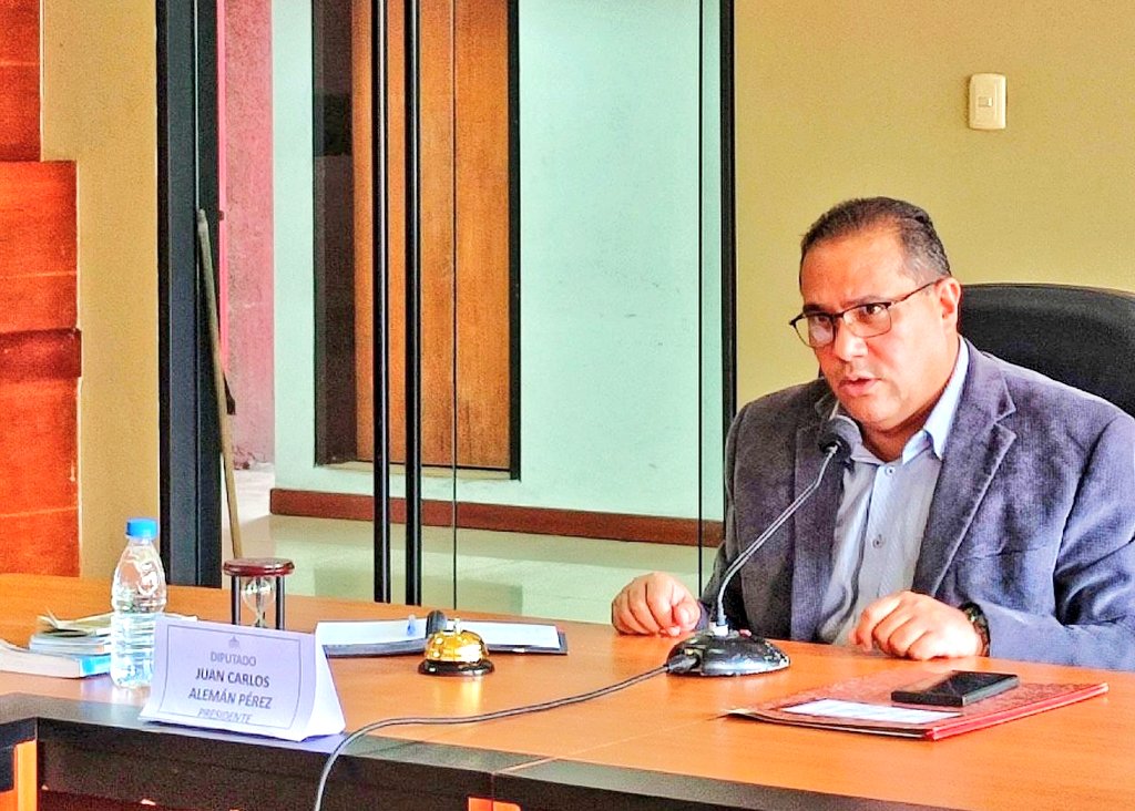 aleman72psuv's tweet photo. Efectuada la reunión N° 12 de la @Comision_PPPyC, escuchamos a las diputadas y diputados de esta instancia legislativa, quienes abordaron temas y propuestas para el fortalecimiento de los instrumentos legales de la comunicación en nuestra Patria. #BastaDeArroganciaImperial https://t.co/B0LPFEulnQ