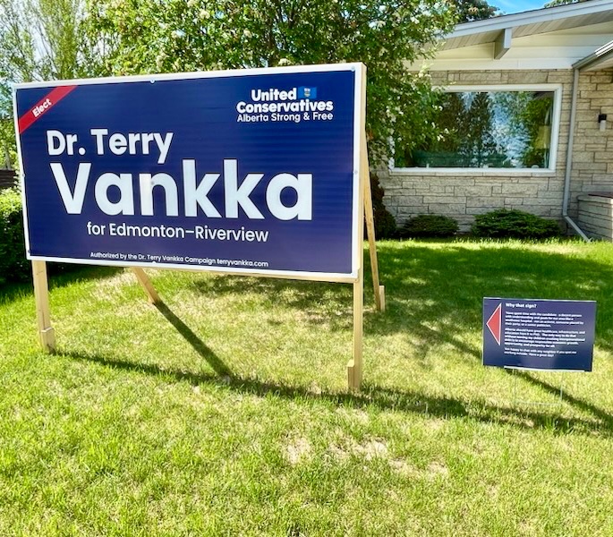 terryvankka's tweet photo. Read what a #yegriverview resident had to say about why they put up a Dr. Terry Vankka sign: "Have spent time with the candidate—a decent person with understanding &amp; goals for our area." Vote #TeamUCP May 29! Advance polls open, find yours at: https://t.co/tED9Rqo9Er

#abvotes https://t.co/g0GlDo2PZN
