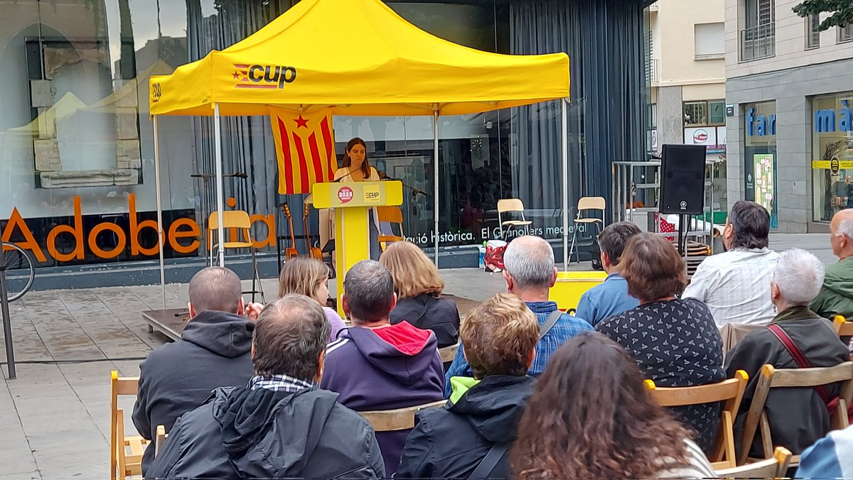 CUPGranollers's tweet photo. L'@eduardnd1967 ha recordat la immensa tasca que vam fer en el període 2015-2019 amb la Maria i ell. "Vam intentar aprofitar les escletxes del sistema per avançar cap a la transformació social. Malgrat el mur del PSC, han hagut d'escoltar-nos"
#FesHoPossible #VotaCUP https://t.co/XXVxWSR9l4