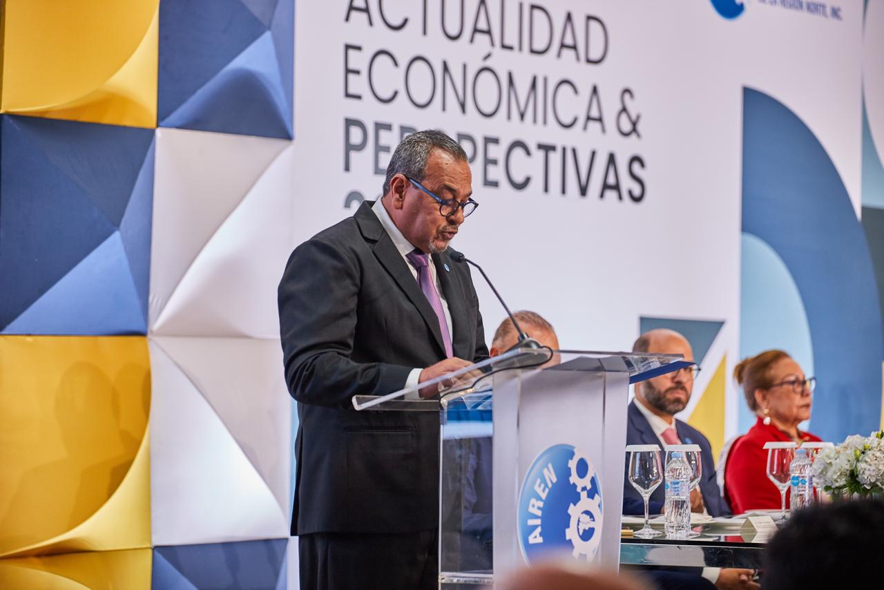 El presidente de AIREN, Juan Ventura, expresó en sus palabras de bienvenida que el Cibao constituye “una economía y una región que impulsa la prosperidad”.