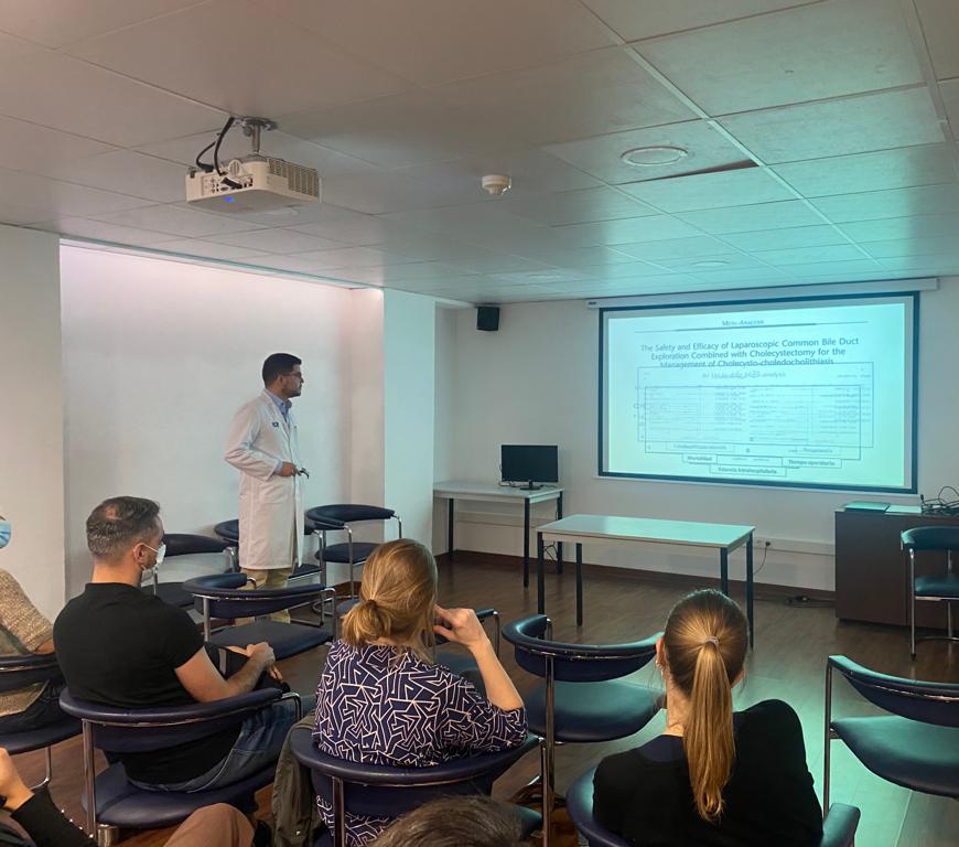 Dr Danilo Acevedo (@drdaniloacevedo) on Twitter photo Más del I curso de colecistectomia segura y exploración de via biliar con coledocoscopio dirigido por <a href="/Cesar_Ginesta/">Cesar Ginestà</a>, con colaboración de <a href="/albatorroella/">Alba Torroella</a>, <a href="/rafagdiazgobbo/">Rafael Díaz Del Gobbo</a>, @victormolina, Dr Gonzabay, Dr Cárdenas y mi persona.
#SoMe4Surgery Más del I curso de colecistectomia segura y exploración de via biliar con coledocoscopio dirigido por <a href="/Cesar_Ginesta/">Cesar Ginestà</a>, con colaboración de <a href="/albatorroella/">Alba Torroella</a>, <a href="/rafagdiazgobbo/">Rafael Díaz Del Gobbo</a>, @victormolina, Dr Gonzabay, Dr Cárdenas y mi persona.
#SoMe4Surgery