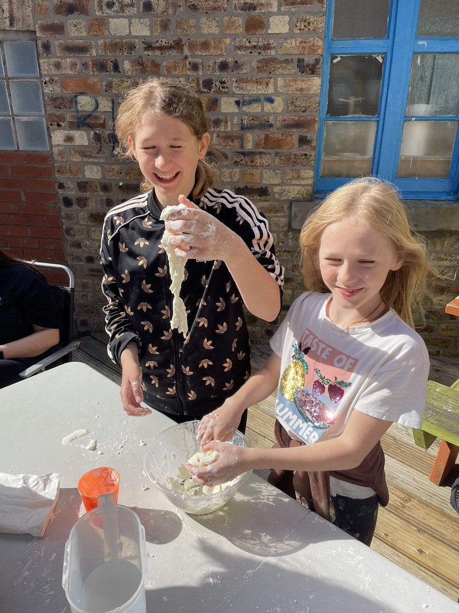 PilmenyDevProj's tweet photo. Inters Group ☺️

Oobleck in our sunny garden, football in the hall, crafts in the art room &amp; xbox 🎨

Boys showing off their tye dye shirts they made last week - arent they fab!! 🤩

#youthwork #structuredplay https://t.co/ttjAfGFYsD