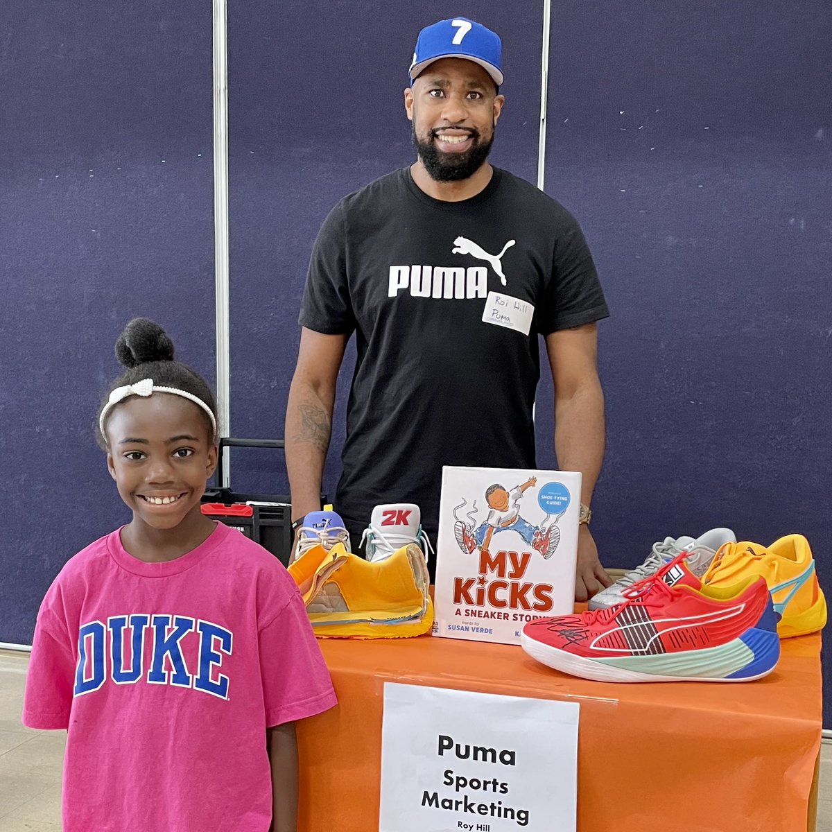 SterlingElemen1's tweet photo. When Career Day AND Books on Break fall on the same day! 📚 👮♀️ 👨🚒 🦷 🪥 👟 @CharMeckSchools @PromisingPages #sterlingpride🐯 #BooksonBreak #SiSePuede #YesWeCan #CareerDay2023 https://t.co/AsCoP9MJZ3