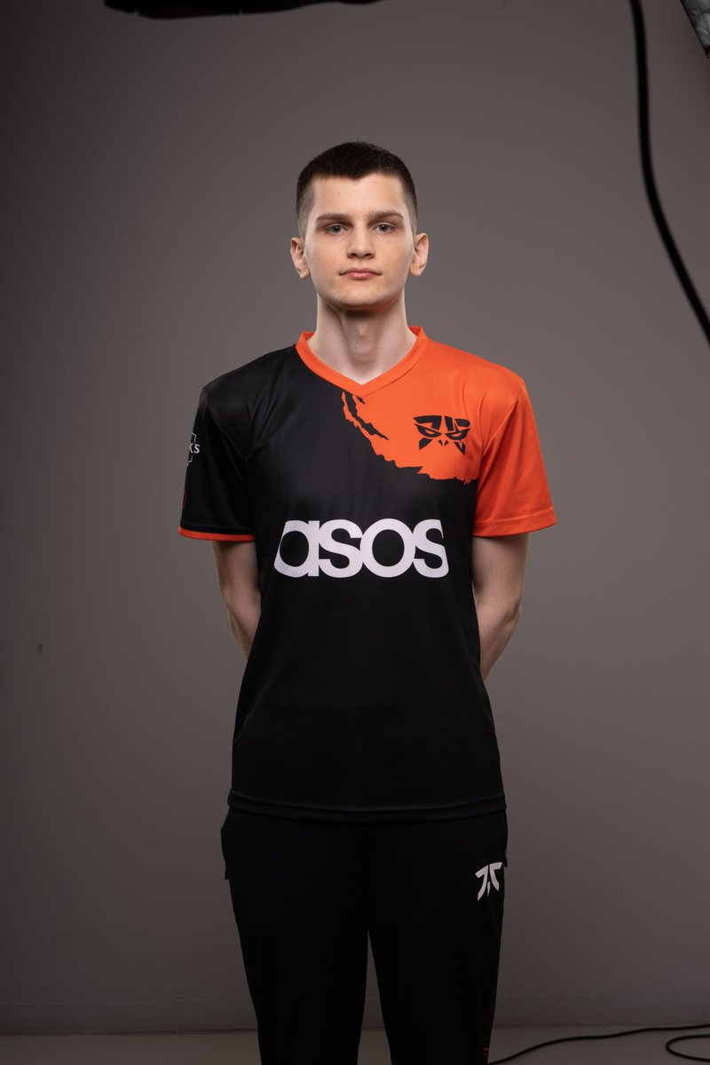 nafkelah's tweet photo. Giving away @FnaticTQ jersey fresh out of the box not opened. 
I can also sign the jersey if the winner wants me to

If you want to enter the giveaway:

1) Follow me
2) Like and retweet this post
3) Tag a friend

Giveaway ends on June 1st, EU ONLY! Good luck amigos #alwaysfnatic https://t.co/KT46qVXRsD